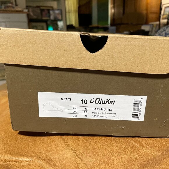 OluKai Papakū ‘Ili - Men’s Waterproof Leather Boots - Graphite Grey - Worn ONCE